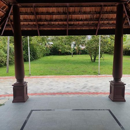 Marari Beach Palace Mararikulam Exterior foto